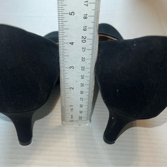 Life Stride Black Suede Pointed Toe Low Wedge Heels Shoes Womens Size 11 - Picture 4 of 5